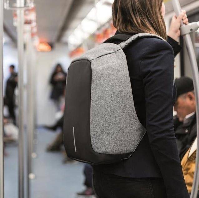 Port de chargement USB intégré sur le sac à dos