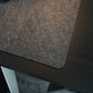 Détail du bord antidérapant du tapis de bureau