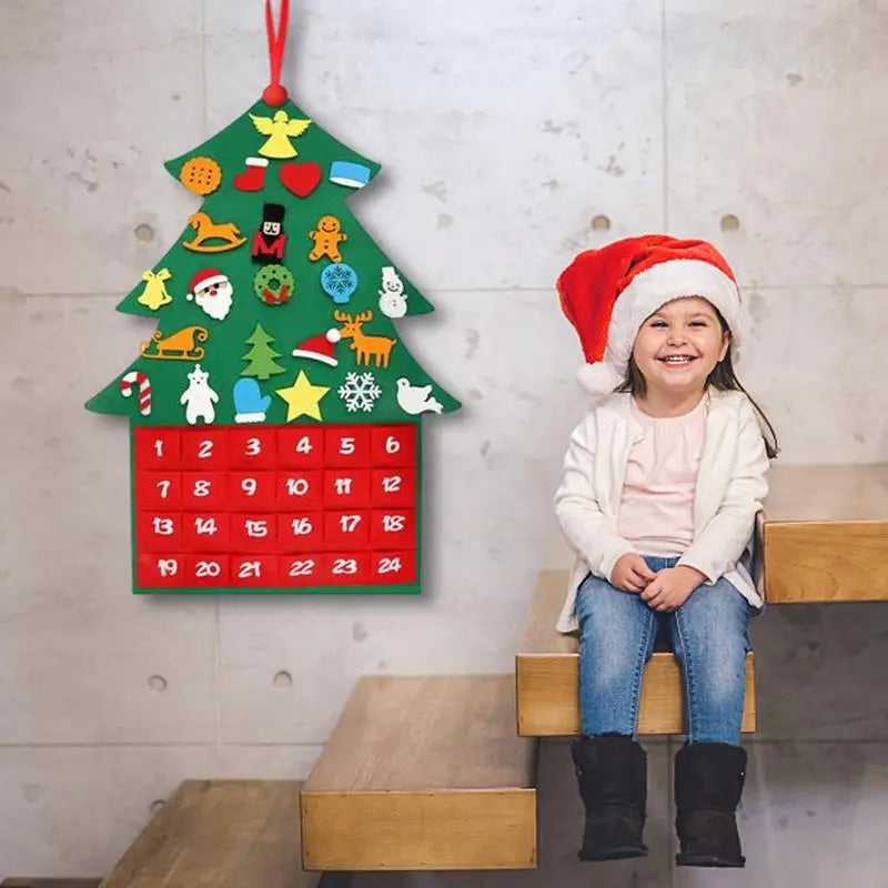 Détail des poches du calendrier en forme de sapin