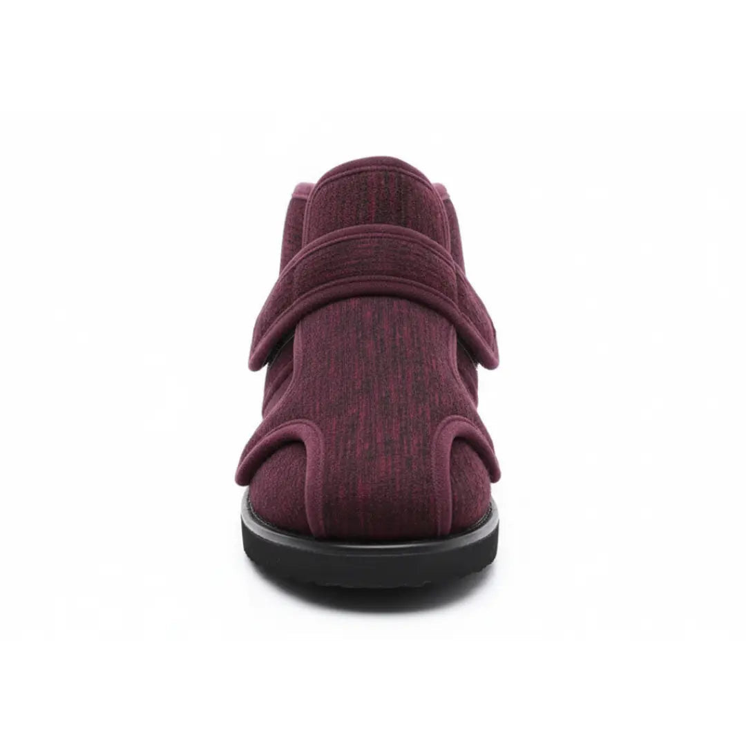 Vue latérale de chaussures avec fermeture Velcro pratique