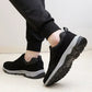 Gros plan sur la tige en flanelle des baskets