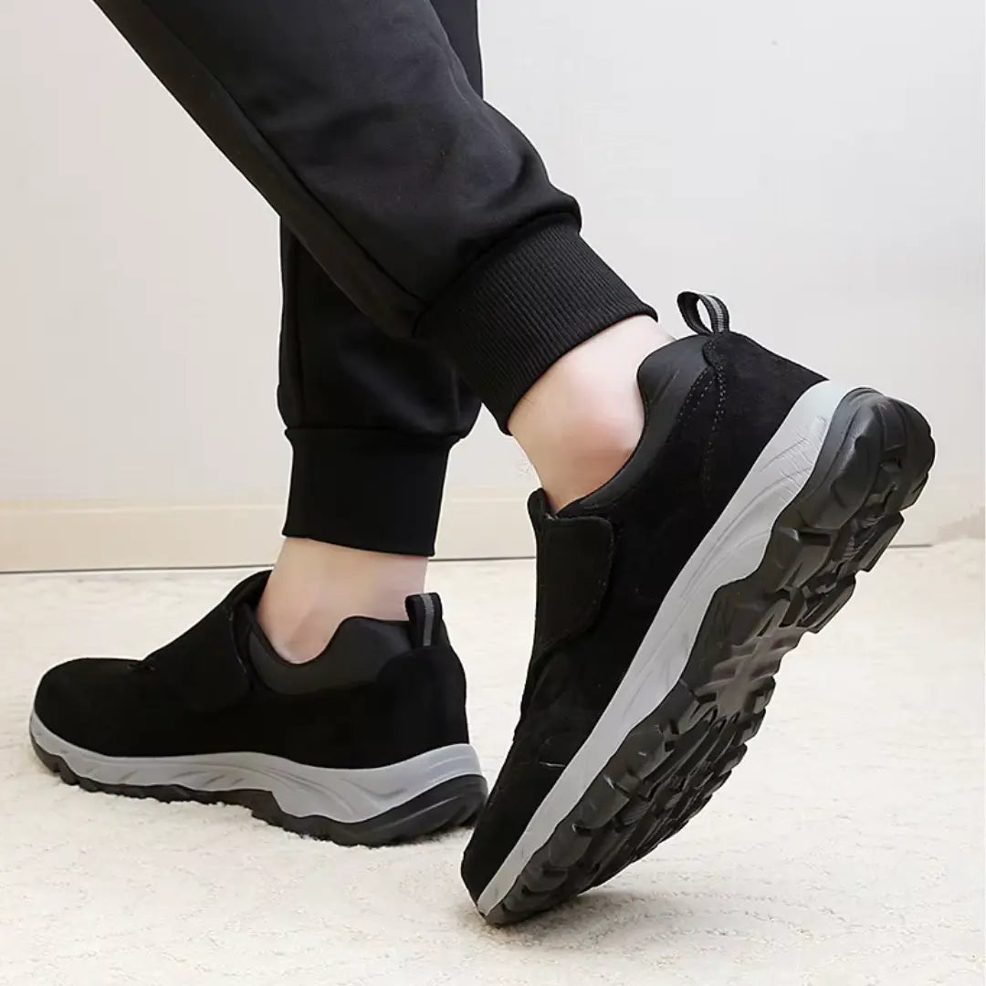 Gros plan sur la tige en flanelle des baskets