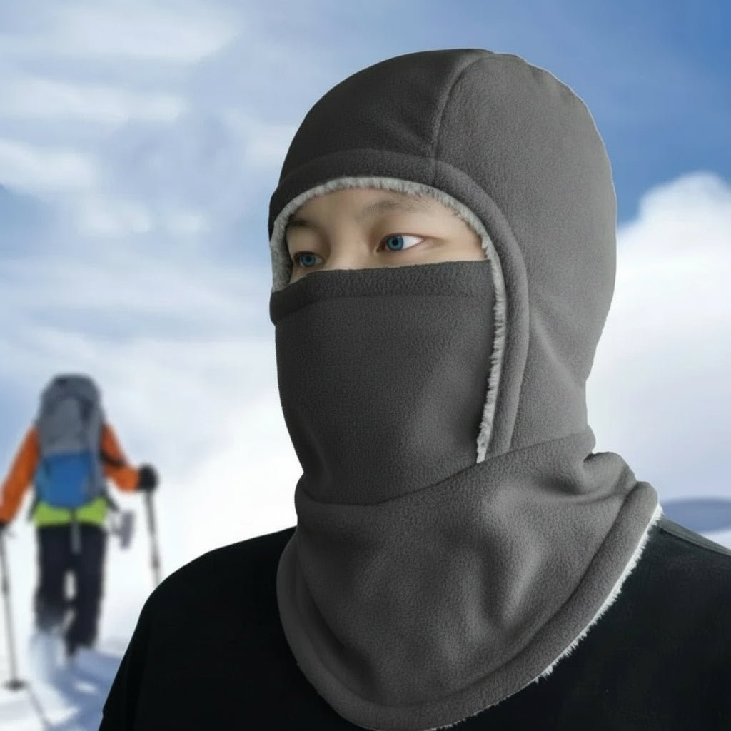 Détail de la texture polaire de la cagoule thermique