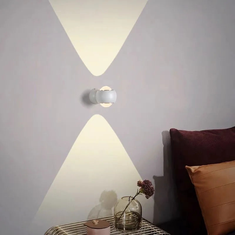 Lampe murale installée sur un mur moderne