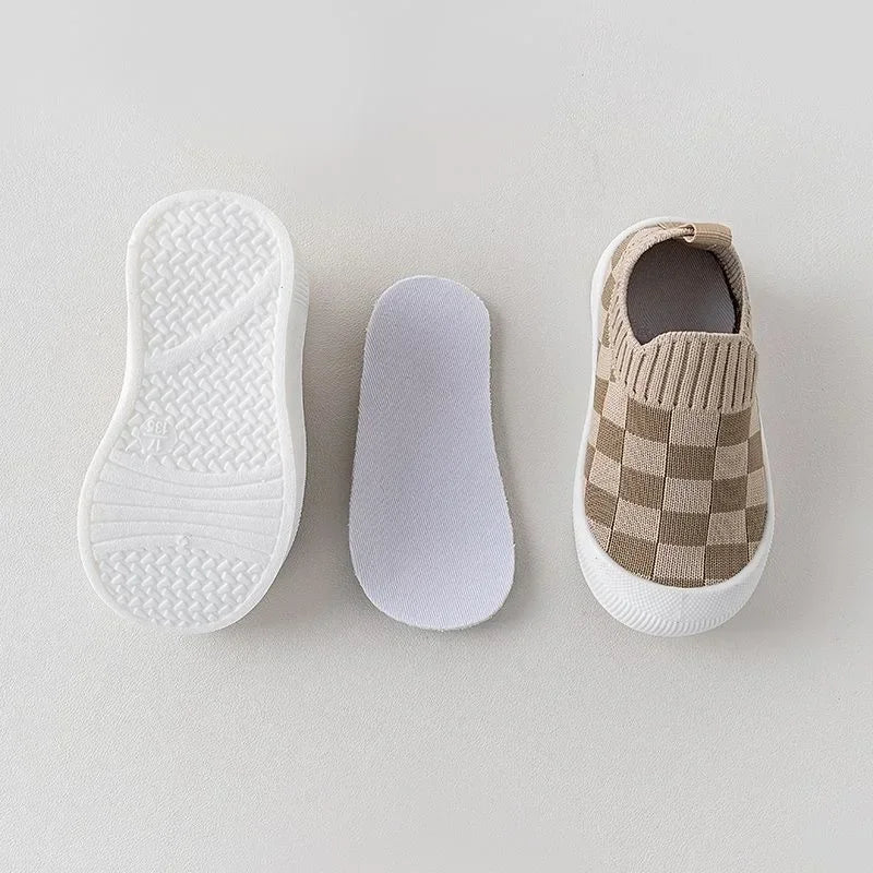 Chaussures bébé slip-on avec motif élégant