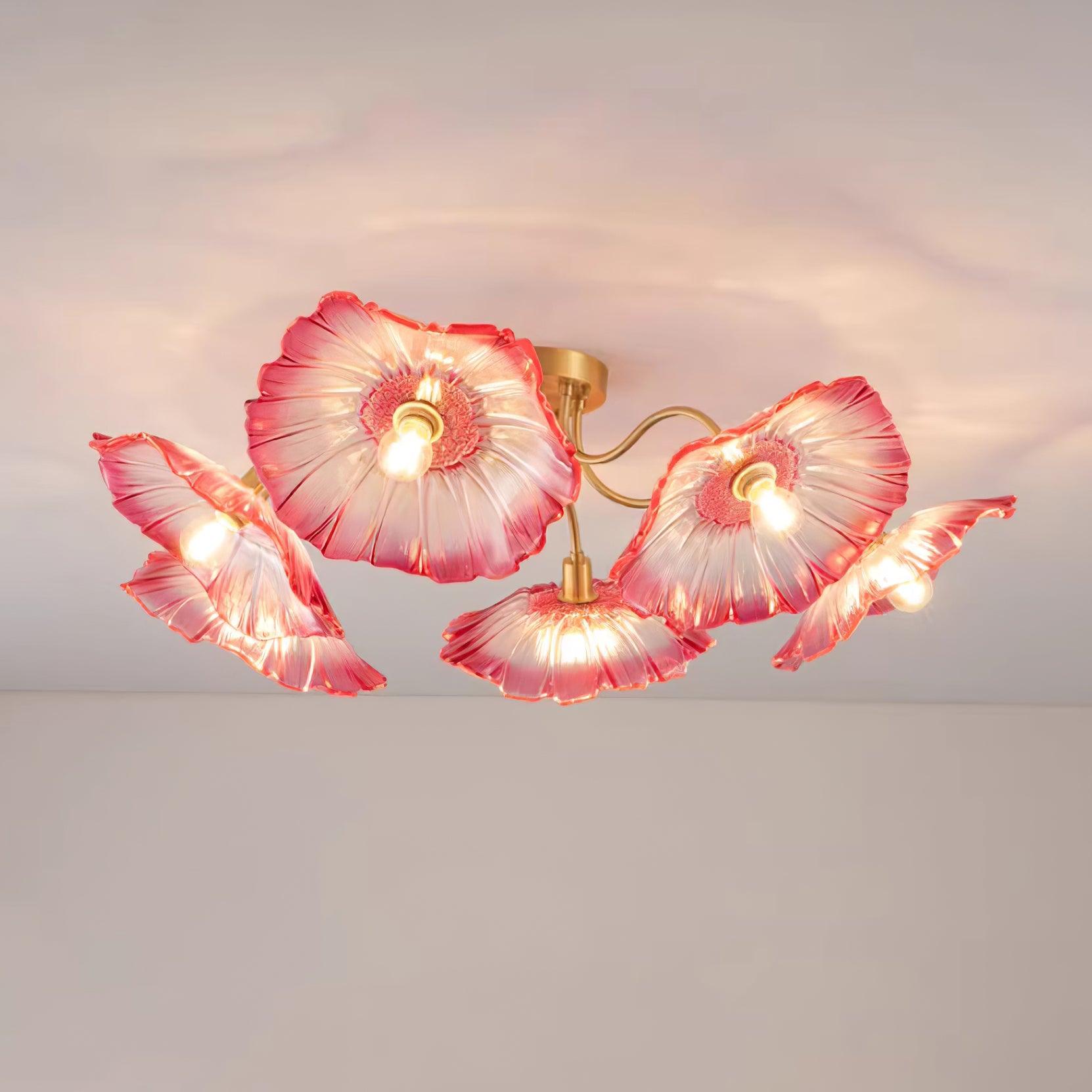 Vue rapprochée de l'abat-jour en verre rose et métal