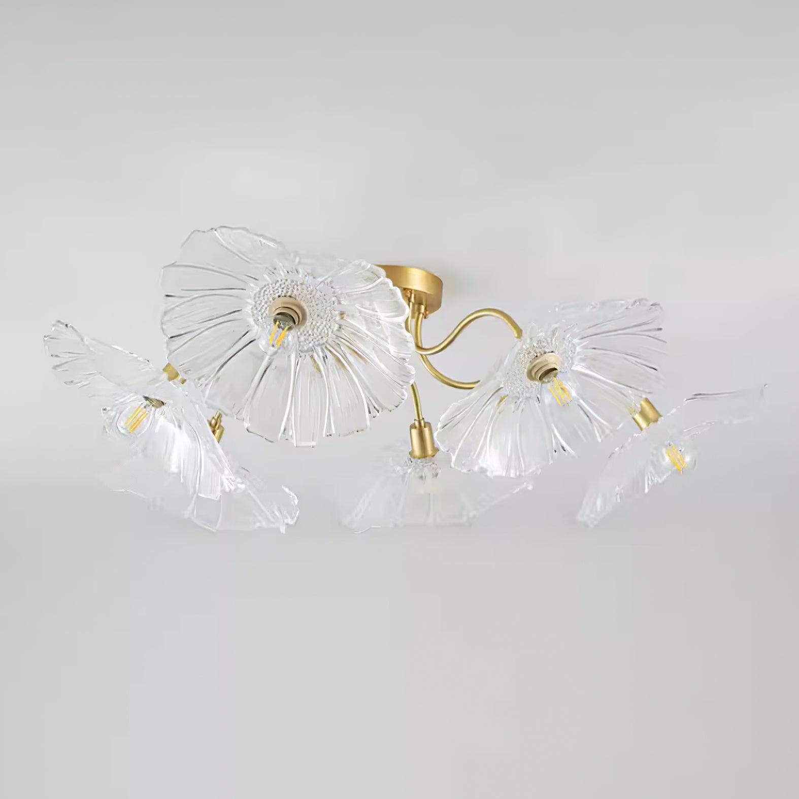 Vue de côté de la lampe avec verre transparent et motifs floraux