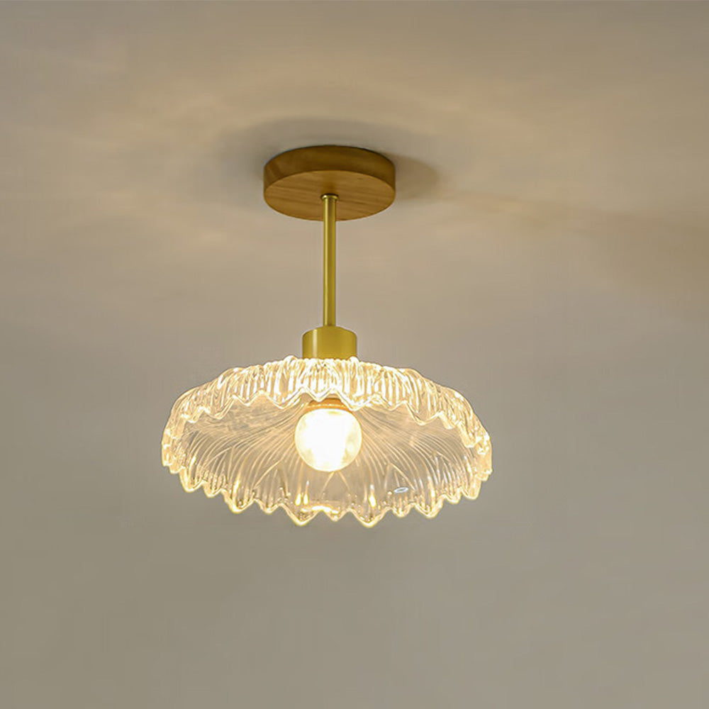 Vue d'ensemble de la lampe installée dans un salon