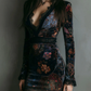 Robe en velours avec décolleté en dentelle brodée