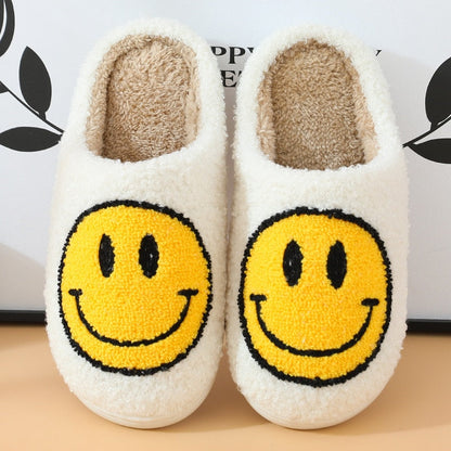 Chaussons chauds avec semelle antidérapante et design souriant
