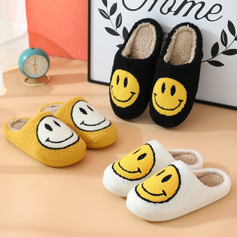 Chaussons d'hiver avec doublure en fausse fourrure et motif souriant