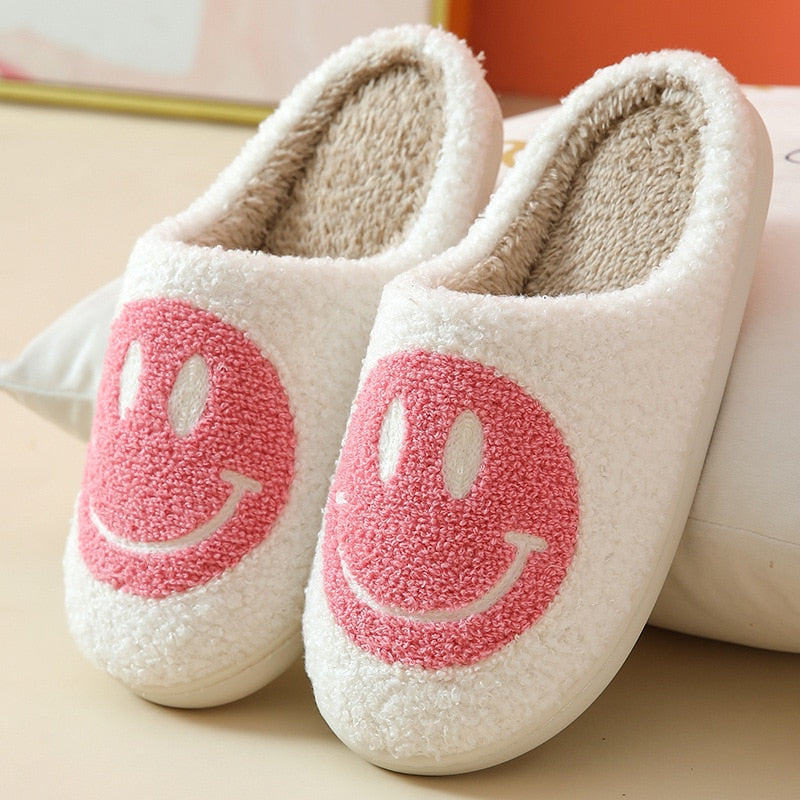 Vue de dessus des chaussons montrant la doublure en fausse fourrure