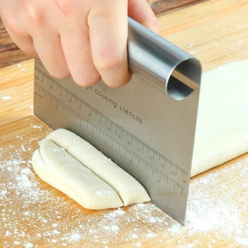 Vue rapprochée de la spatule montrant la surface lisse