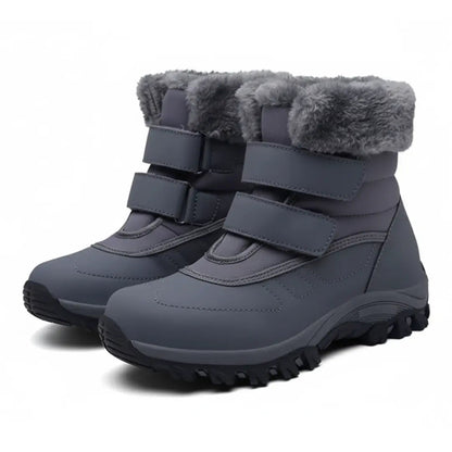 Bottines sur fond blanc, soulignant leur imperméabilité