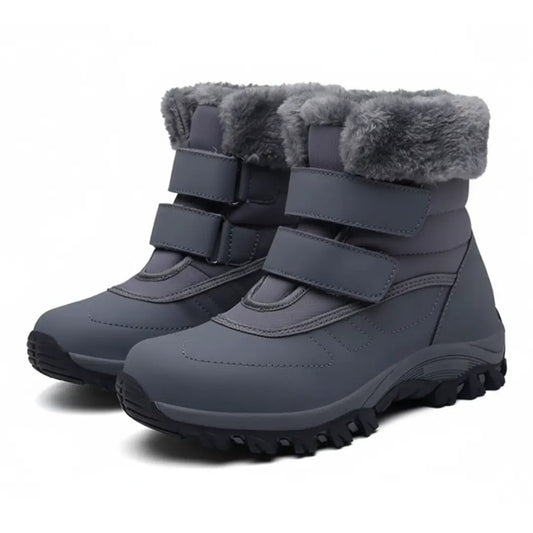 Bottines sur fond blanc, soulignant leur imperméabilité
