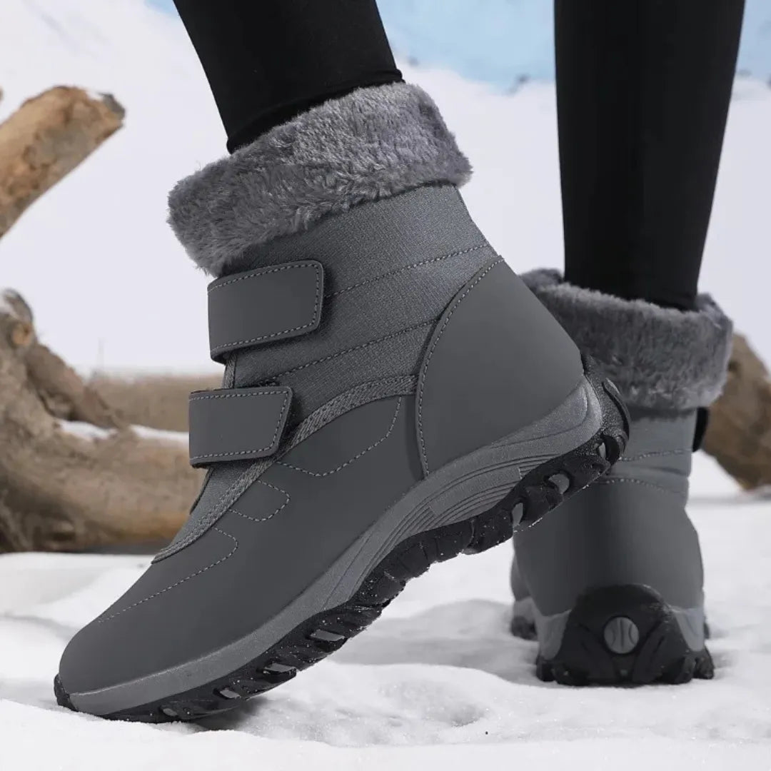 Bottines en position inclinée, mettant en avant le design moderne