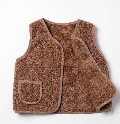 Vue arrière du gilet teddy sur mannequin