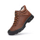 Bottes d'hiver noires montrant les coutures robustes