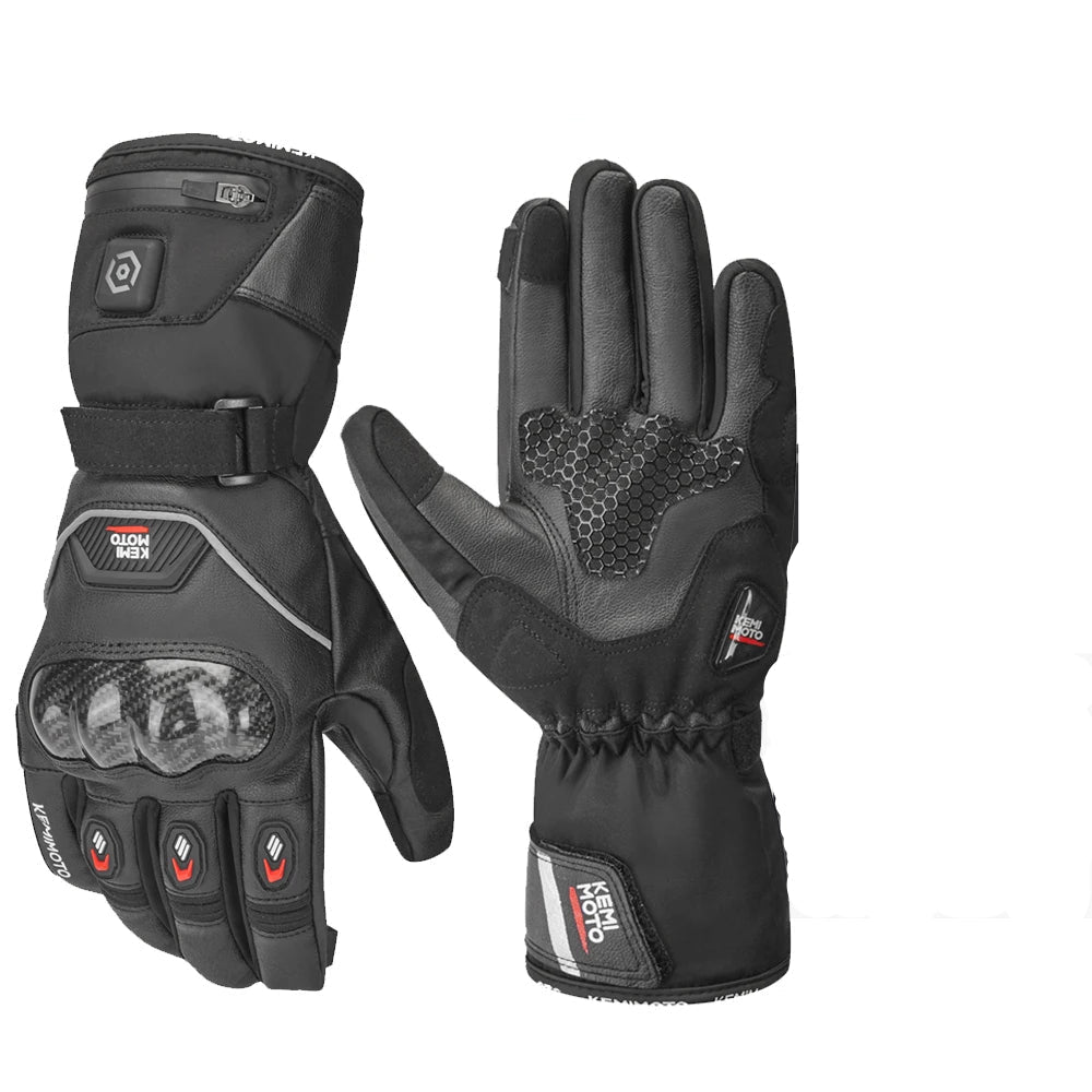 Zoom sur la paume des gants, soulignant la prise ergonomique