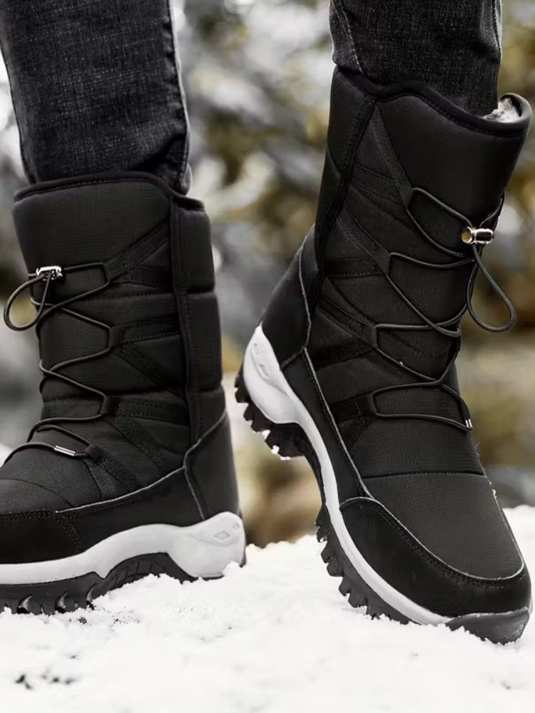 Vue rapprochée de la doublure thermique des bottes de neige