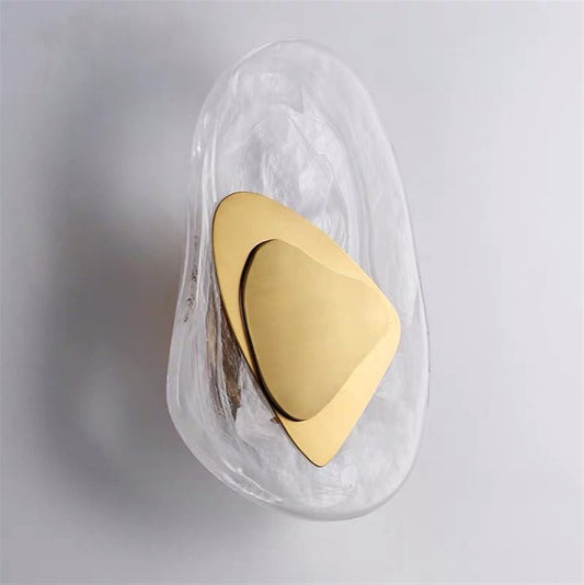 Vue latérale de l'applique murale avec lumière allumée