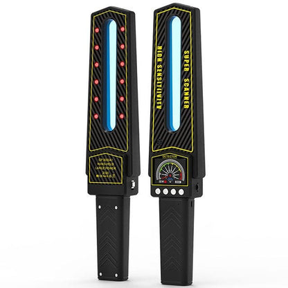 Détecteur GPS compact tenu dans une main