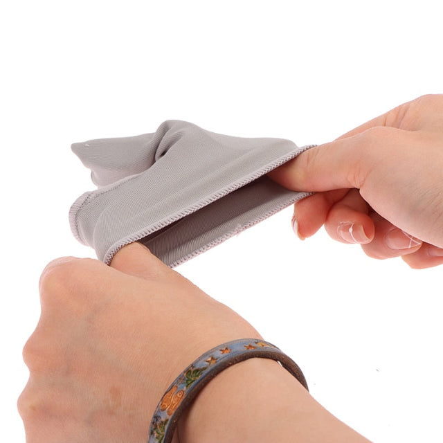 Correcteur de pied en gel, montrant la flexibilité du matériau
