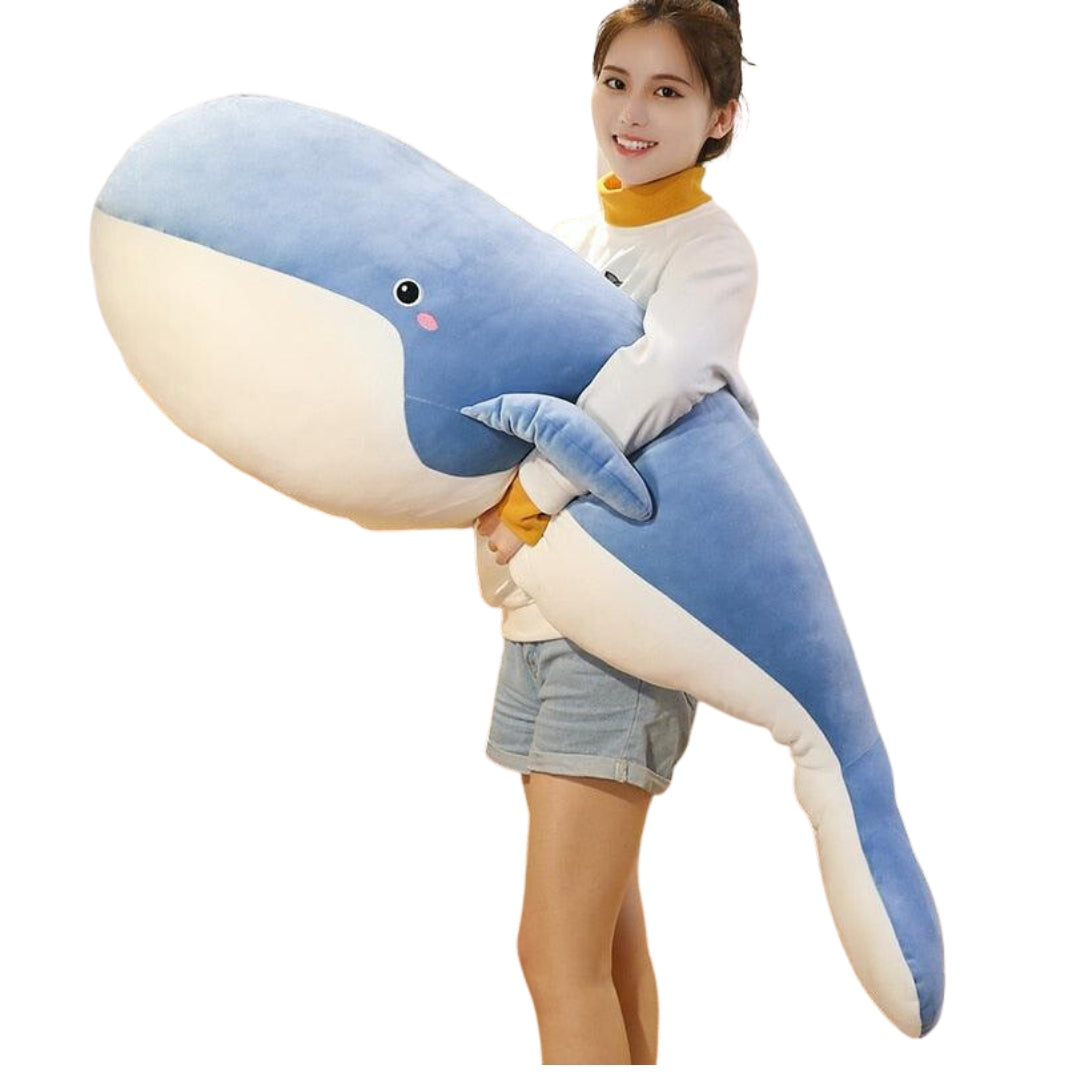 Peluche baleine bleue géante sur fond blanc