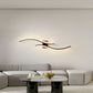 Applique murale LED ondulée sur fond blanc