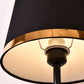 Lampe rétro sur un bureau moderne, ambiance élégante