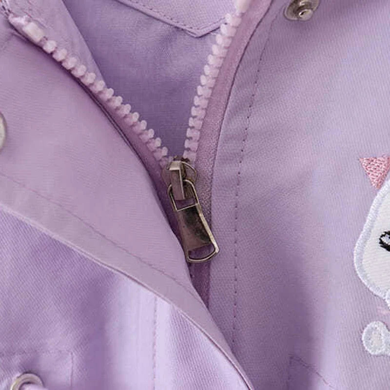 Détail des manches et capuche de la veste enfant