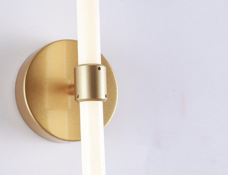 Vue rapprochée de l'applique murale en acrylique translucide