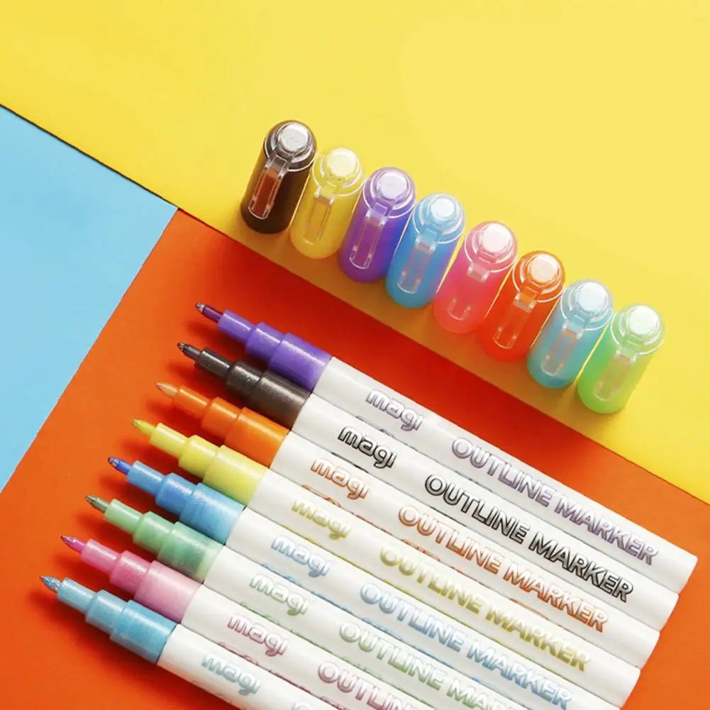Vue rapprochée des surligneurs montrant les couleurs vives