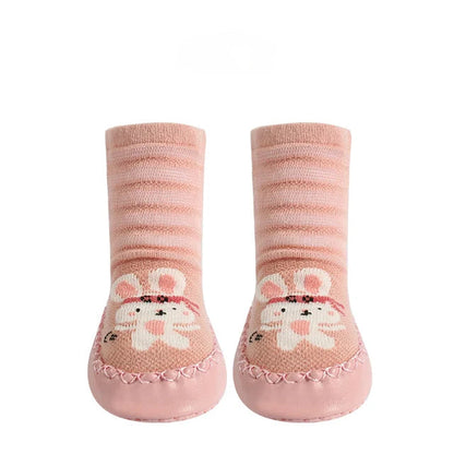 Motif pingouin sur chaussettes bébé, semelle caoutchouc