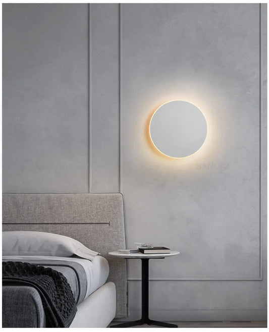Applique murale LED intégrée dans un intérieur moderne