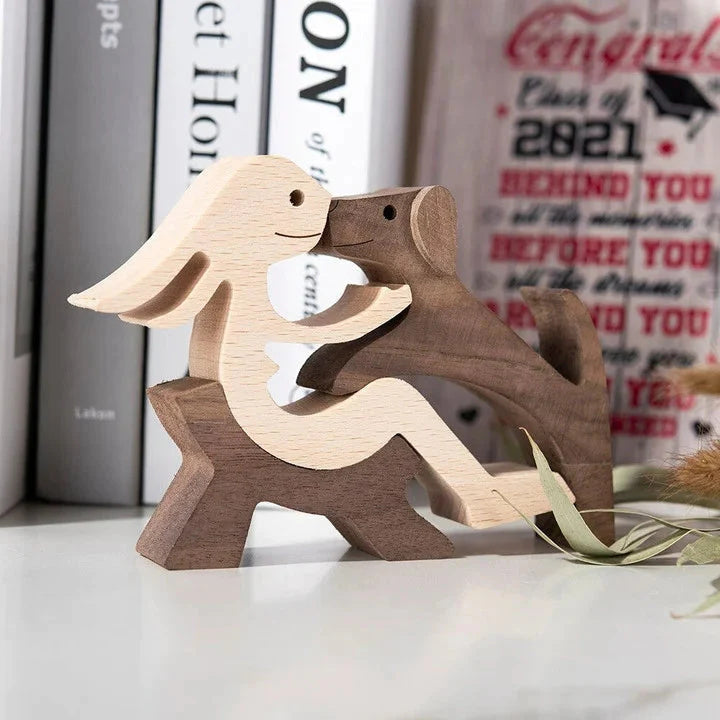 Ensemble de sculptures animales en bois, vue rapprochée