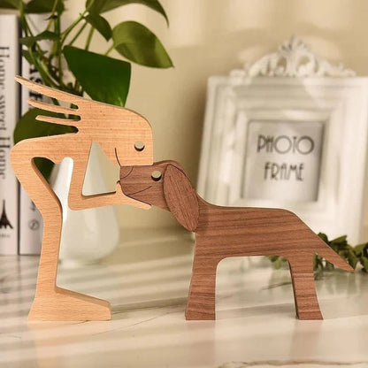 Détail d'une figurine en bois représentant un chat