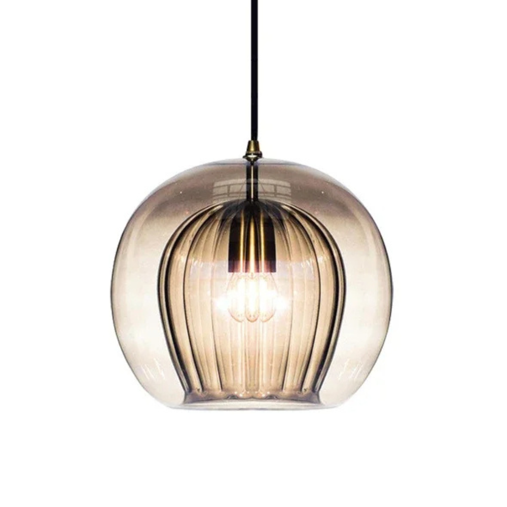 Lampe suspendue, mise en valeur de l'esthétique épurée