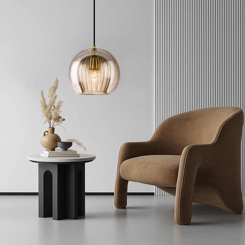 Vue de dessous de la lampe suspendue en verre