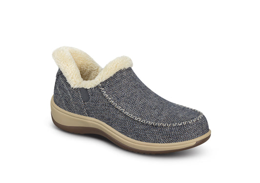 Vue latérale des chaussons montrant le motif à chevrons