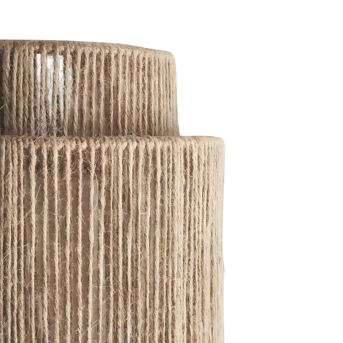Vue rapprochée de l'applique montrant les finitions en verre