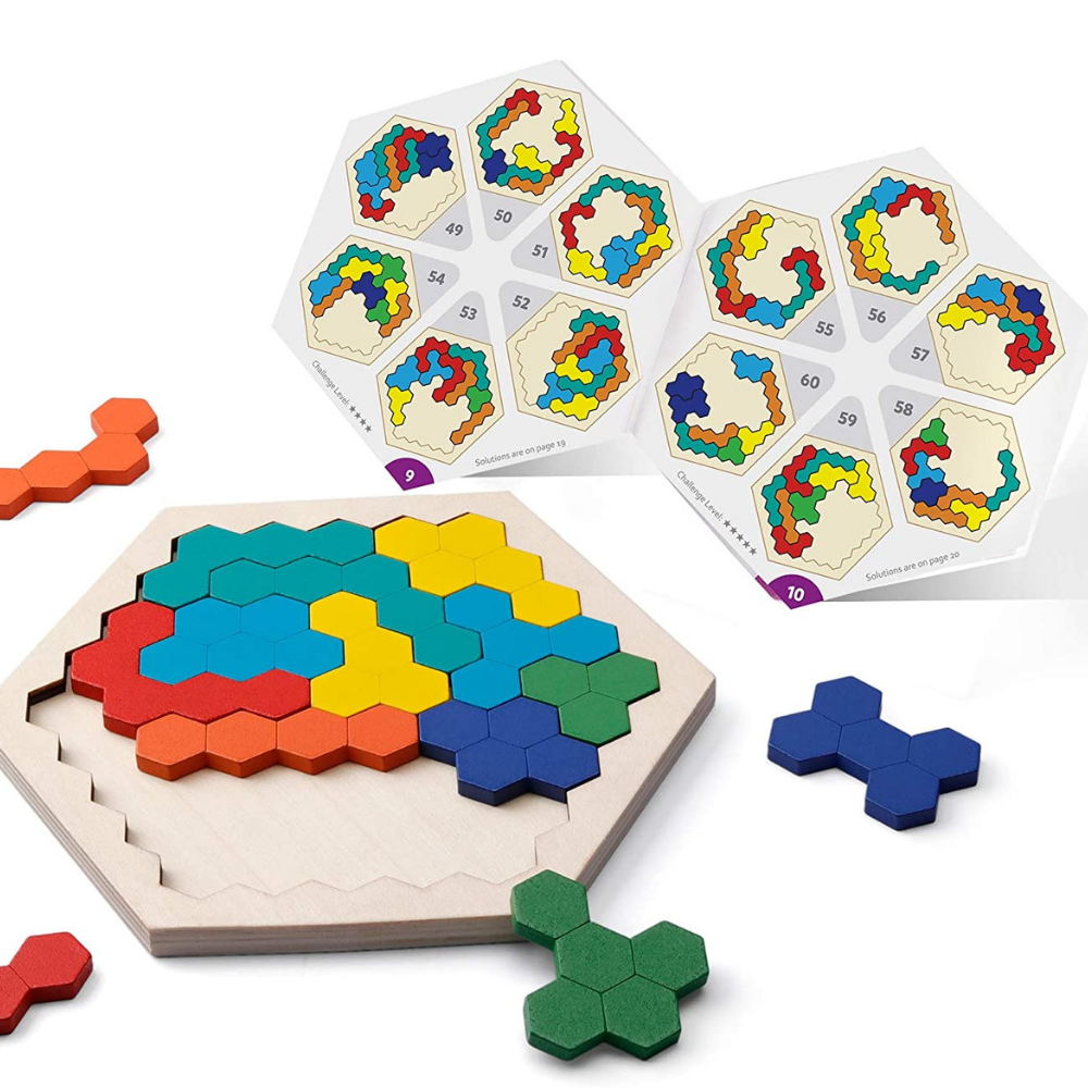 Vue rapprochée de pièces de puzzle en bois non assemblées