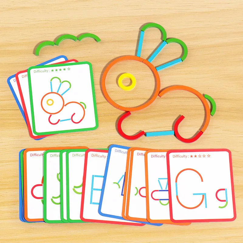Ensemble de pièces de puzzle en bois coloré sur une table