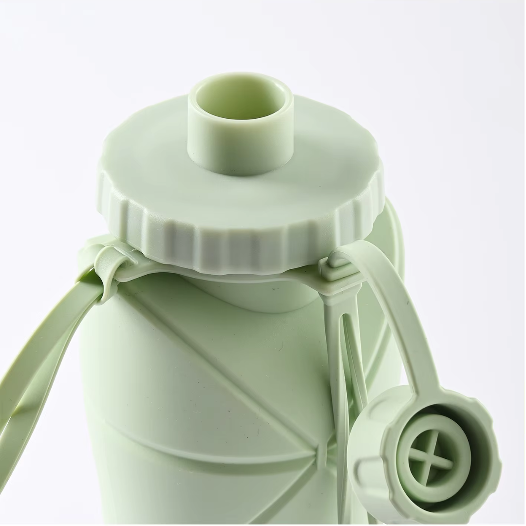 Bouteille compacte montrant sa capacité de 600 ml