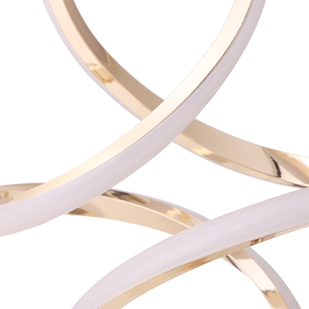 Gros plan sur la structure en aluminium de la lampe