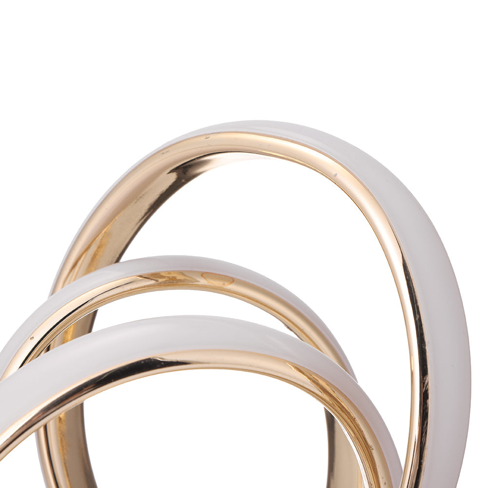 Lampe LED sur une table, créant une ambiance chaleureuse