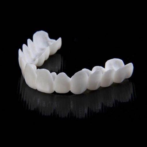Application des facettes sur des dents naturelles