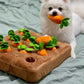 Chien jouant avec le puzzle, cherchant des friandises cachées