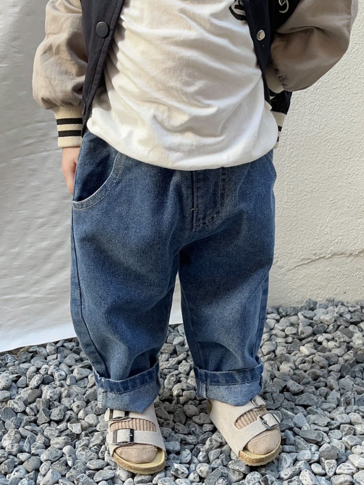 Ensemble de jeans enfant en trois couleurs différentes