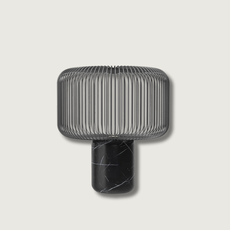 Lampe avec base en marbre noir et écran métallique